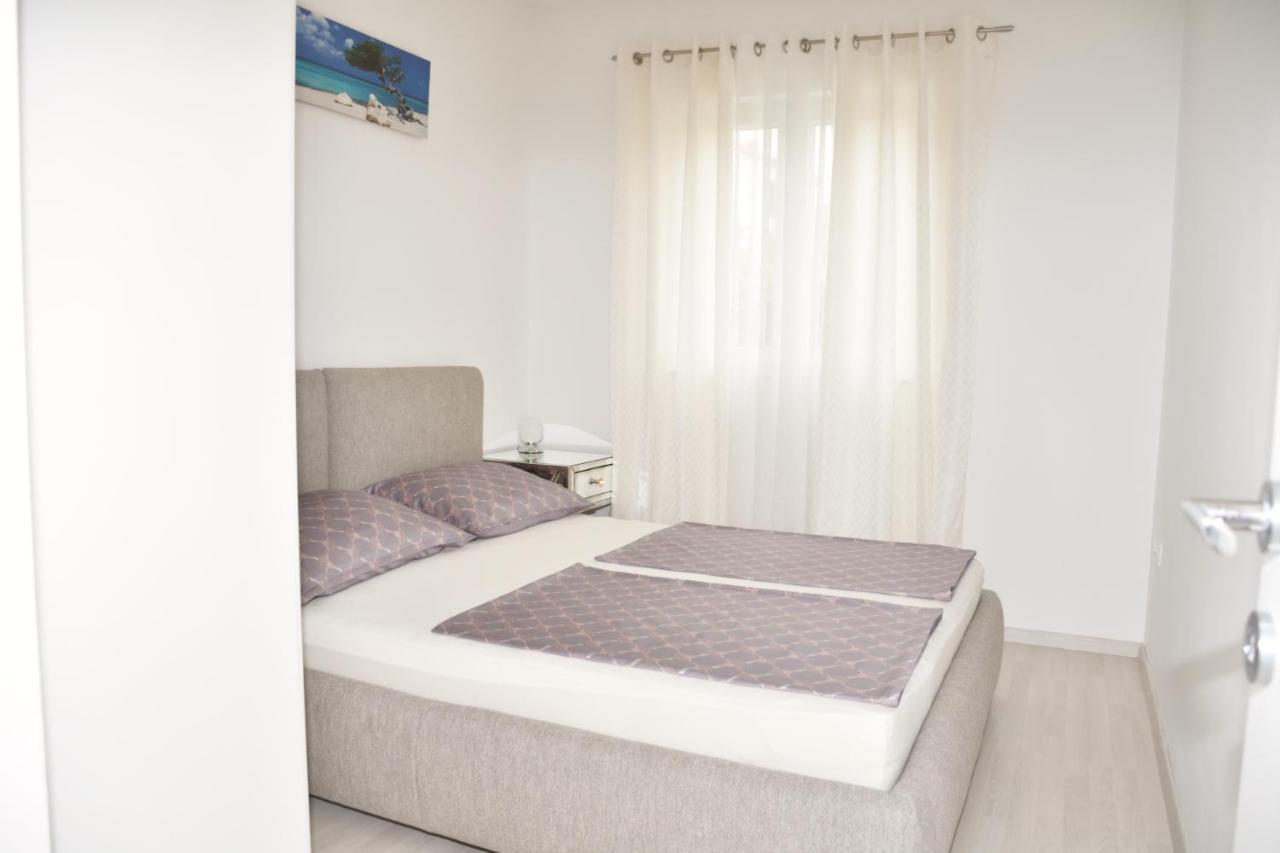 Apartment Josip 2 Tribunj  Bagian luar foto
